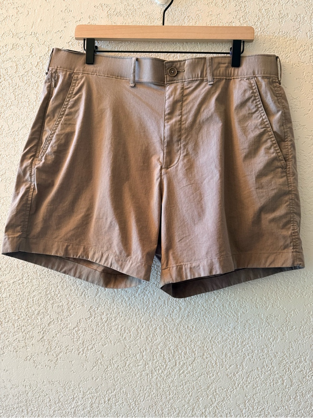 ABERCROMBIE & FITCH All Day Short Stretch Khaki Casual Flat Front Men’s Size 36